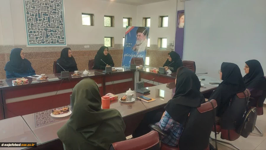 نشست هم اندیشی اساتید گروه طراحی دوخت با ریاست آموزشکده ملی مهارت دختران سمیه  4