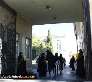 آیین بازگشایی دانشگاه ها واستقبال از دانشجویان با حضورخادم یاران حرم رضوی در آموزشکده ملی مهارت دختران نجف آباد برگزار شد  5