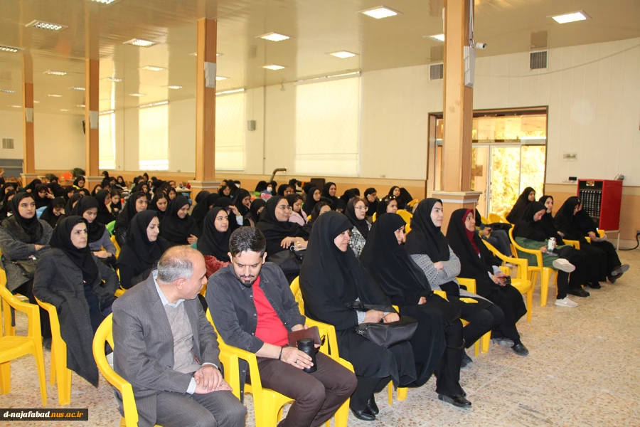 همزمان با گرامیداشت هفته بسیج ، نشست بصیرتی با موضوع ولایتمداری در دنیای مدرن در آموزشکده ملی مهارت دختران نجف آباد برگزار شد 4
