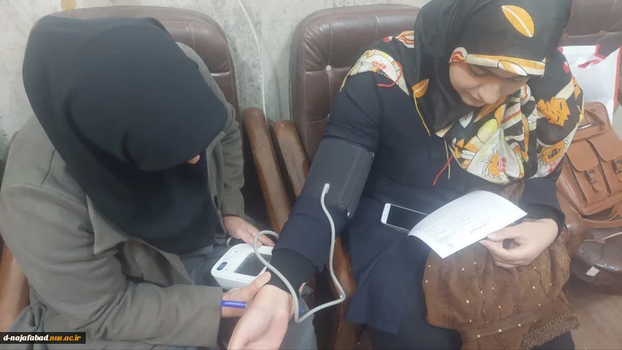 انجام آزمایشات سلامت دانشجویان آموزشکده ملی مهارت دختران نجف آباد 5