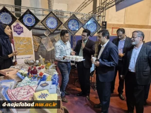 بازدید معاون فرهنگی وزیر علوم، دکتر وحیر شالچی و هیئت همرا ه از غرفه آموزشکده ملی دختران نجف آباد  4