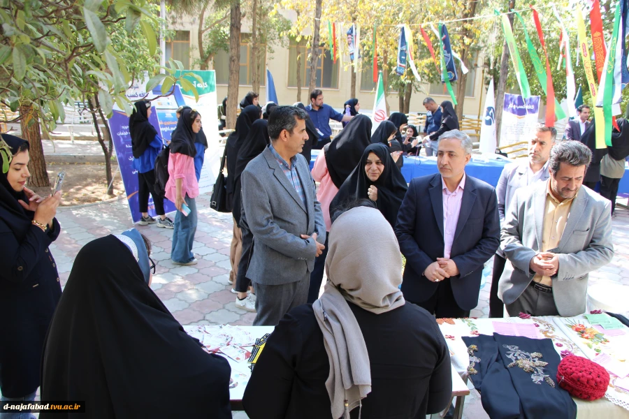 آموزشکده ملی مهارت دختران نجف آباد میزبان برگزاری رویدادتامین نیروی انسانی درشهرستان نجف آباد 6