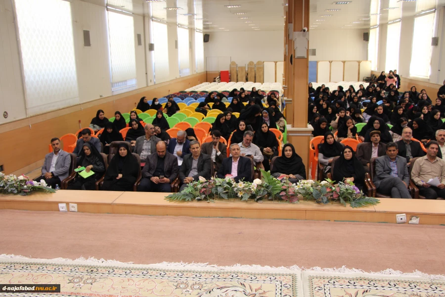 آموزشکده ملی مهارت دختران نجف آباد میزبان برگزاری رویدادتامین نیروی انسانی درشهرستان نجف آباد 8
