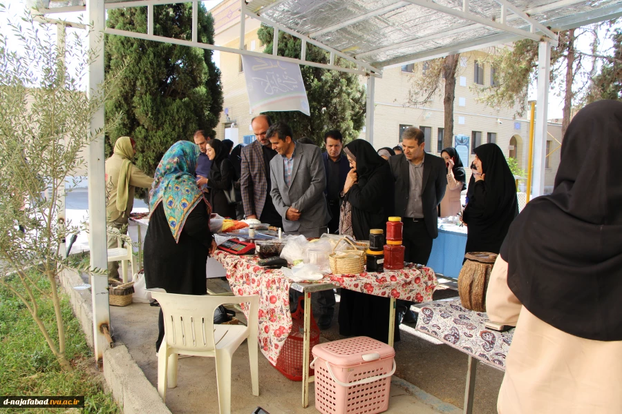 آیین افتتاح گذر کارآفرینی دانشجویی ۱۴۰۴ دختران نجف آباد 5