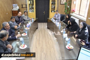 فرماندارویژه شهرستان با ریاست دانشگاه ملی مهارت استان وهیات همراه با ریاست آموزشکده دختران نجف آباد دیدار وگفتگو نمودند  3
