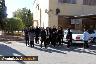 بازدید علمی دانش‌آموزان هنرستان کاردانش فدک سمیرم از آموزشکده ملی مهارت دختران نجف‌آباد «سمیه» 5