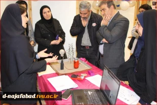 بازدید ریاست دانشگاه ملی مهارت استان اصفهان از نمایشگاه دست‌ساخته‌های دانشجویان رشته‌های کامپیوتر و معماری 9