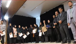 آیین اختتامیه  نمایشگاه دست‌ساخته‌های دانشجویان رشته‌های کامپیوترهمراه با معرفی برگزیدگان آموزشکده ملی مهارت دختران نجف‌آباد برگزار شد. 10