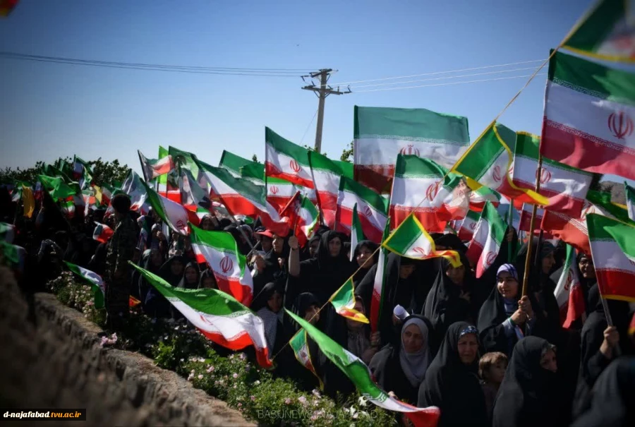 همزمان با سالروز میلاد آقا علی بن موسی‌الرضا(ع)، همایش بزرگ «اقتدار جان‌فدا» در نجف‌آباد برگزار شد. 3