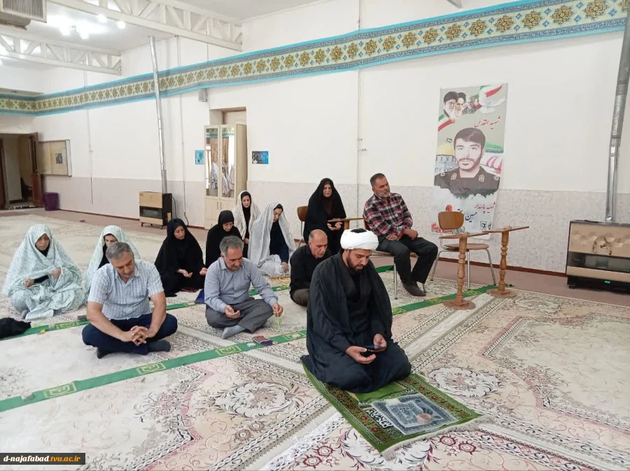 برگزاری مراسم معنوی قرائت زیارت عاشورا و گرامیداشت سالگرد شهید اقتدار حسین اسحقی در آموزشکده ملی مهارت دختران نجف‌آباد 4
